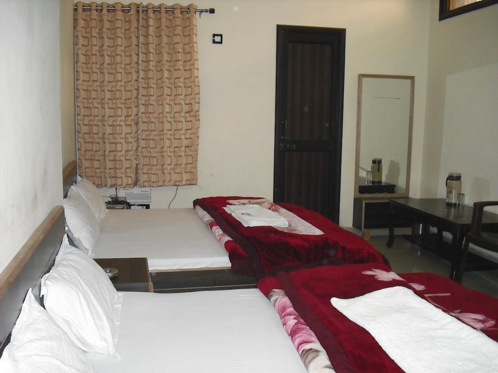 Hotel Gs Paradise Amritsar Quarto foto